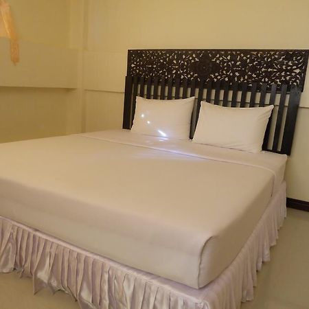 J-Safe Guesthouse Sukhothai Exterior foto