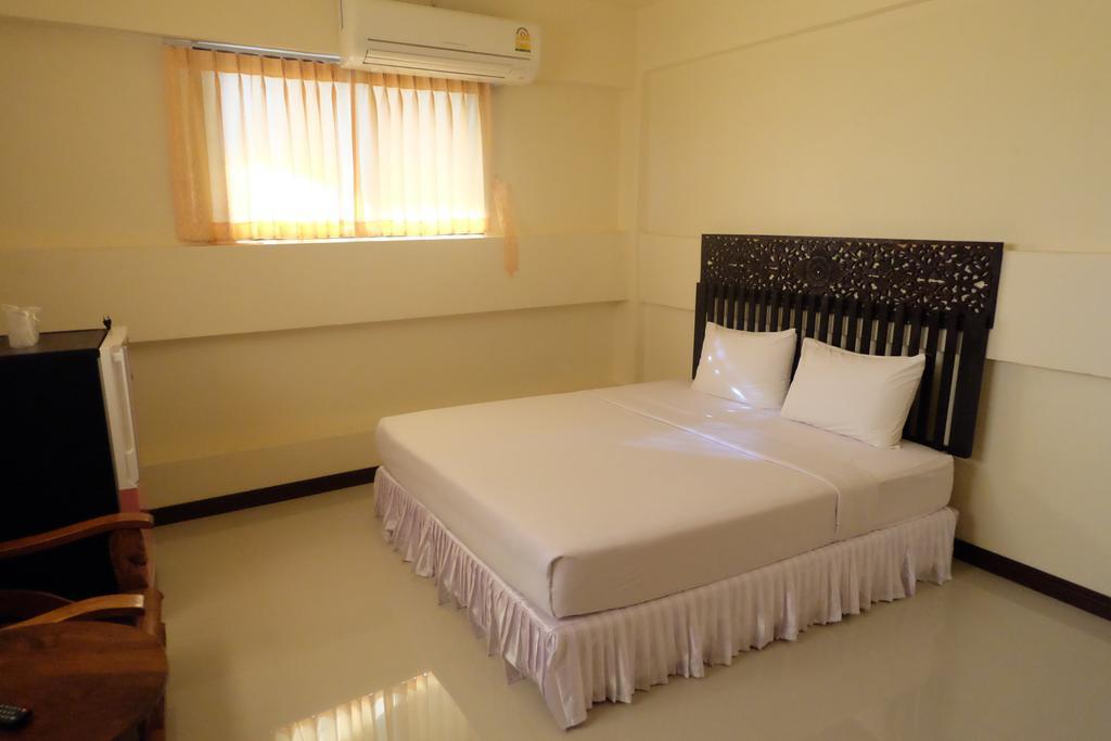 J-Safe Guesthouse Sukhothai Exterior foto